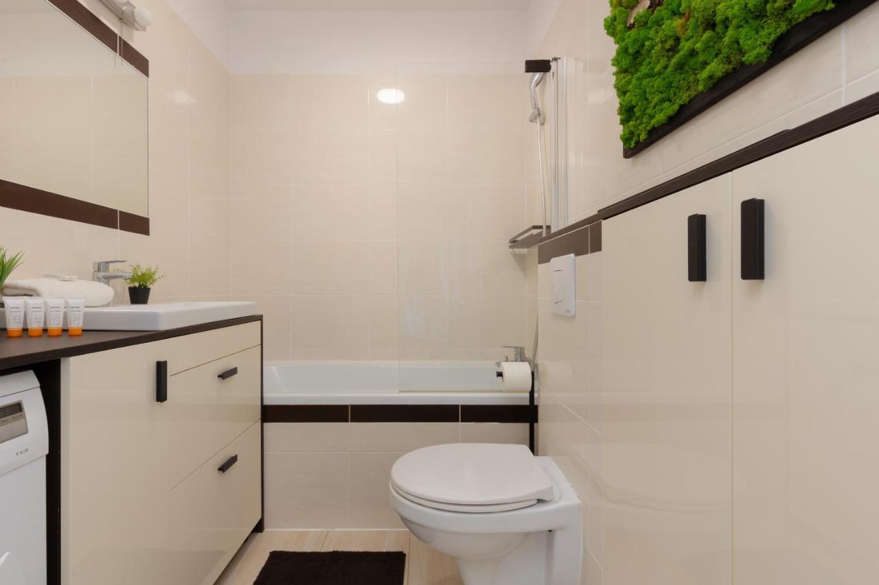 ורשה Metro Wilanowska Apartment With Parking By Noclegi Renters מראה חיצוני תמונה